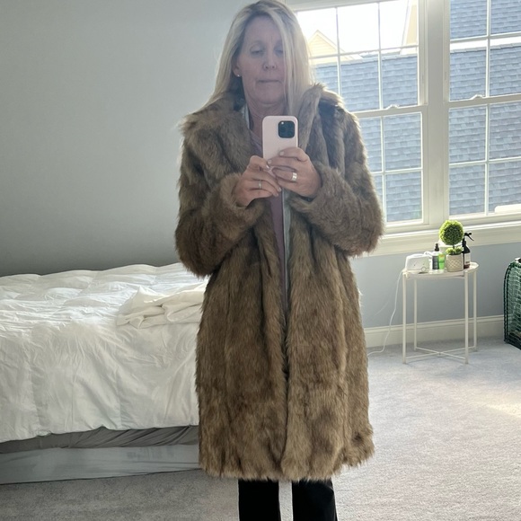 Boohoo Faux fur coat Tall womens size 2 NWT brown/cream - Picture 8 of 8